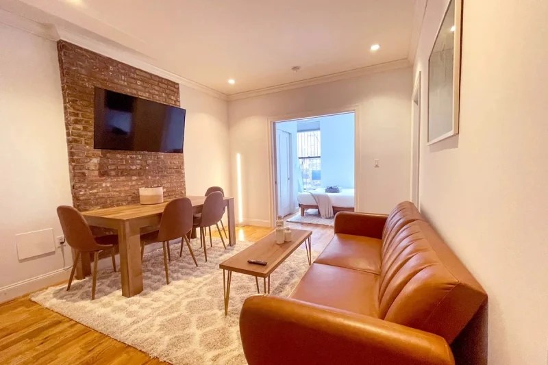 14 Times Square Airbnb Stays for Your New York Getaway