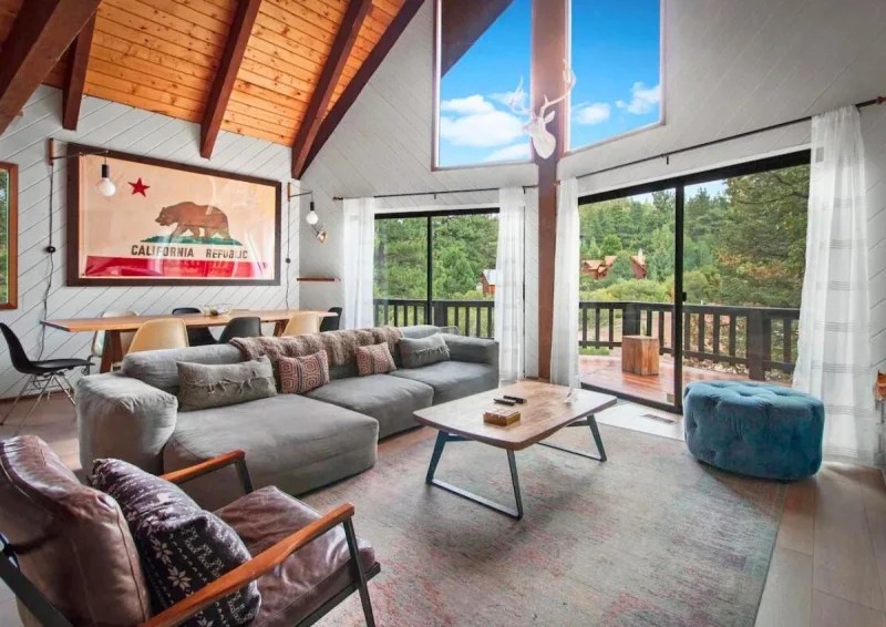 12 Big Bear Lake Airbnb Homes for Your Winter Vacation