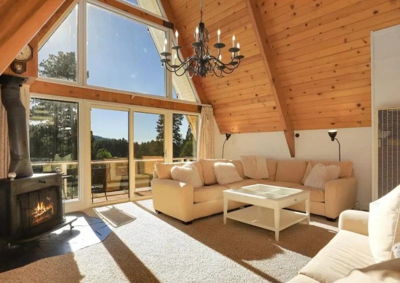 12 Big Bear Lake Airbnb Homes for Your Winter Vacation