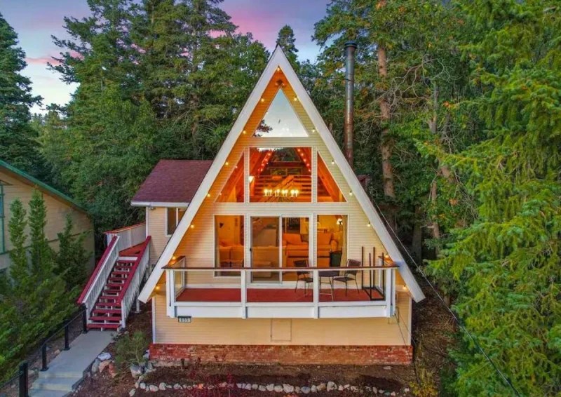 12 Big Bear Lake Airbnb Homes for Your Winter Vacation