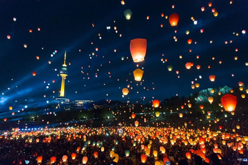 Take Part in Asia’s Magical Lantern Festivals at These Iconic Destinations!