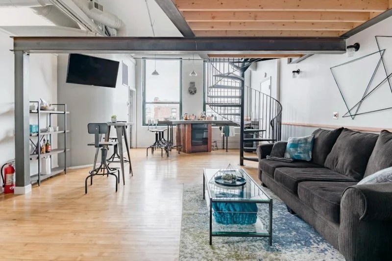 14 Chicago Airbnb Homes for Your Next Trip to the Windy City