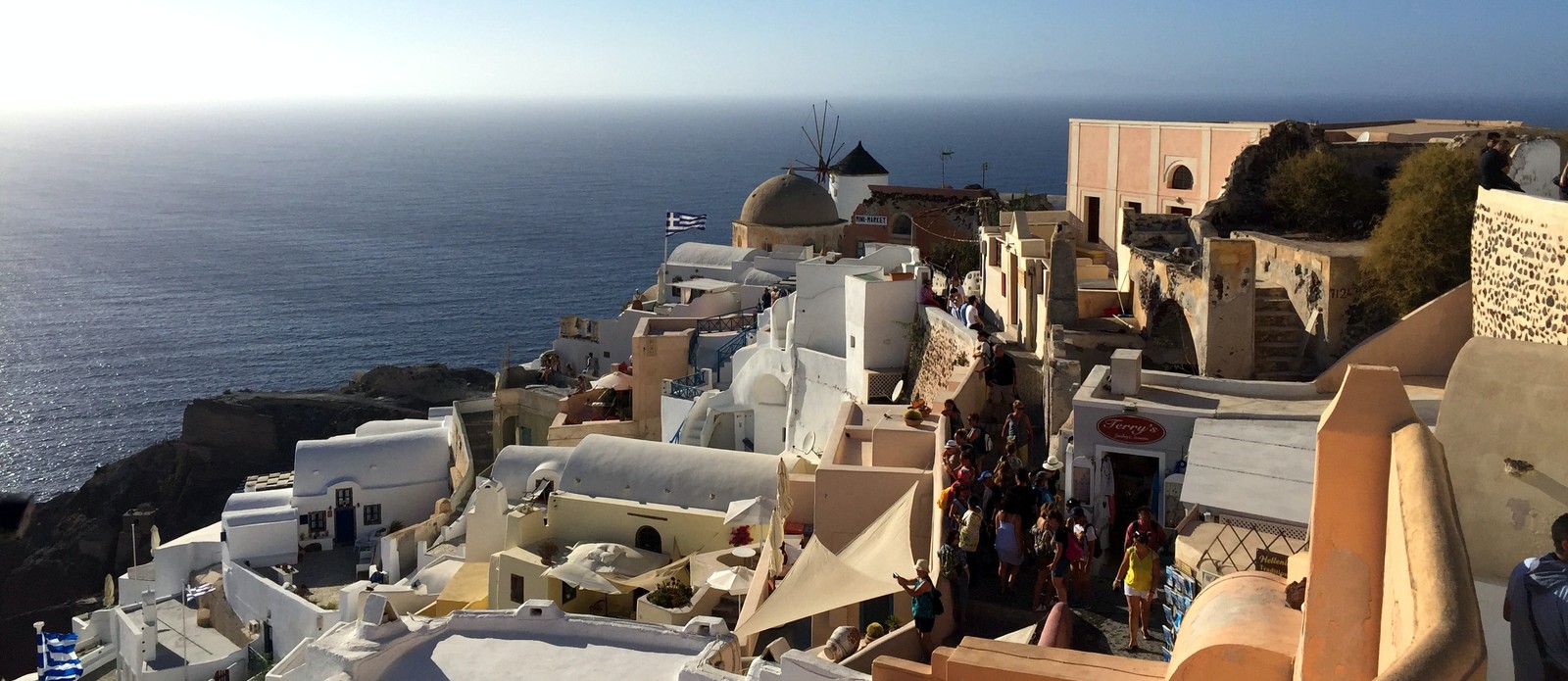 Which actor plays Sam Carmichael in "Mamma Mia"?