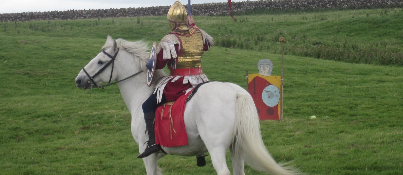 Knights used which weapon for jousting?