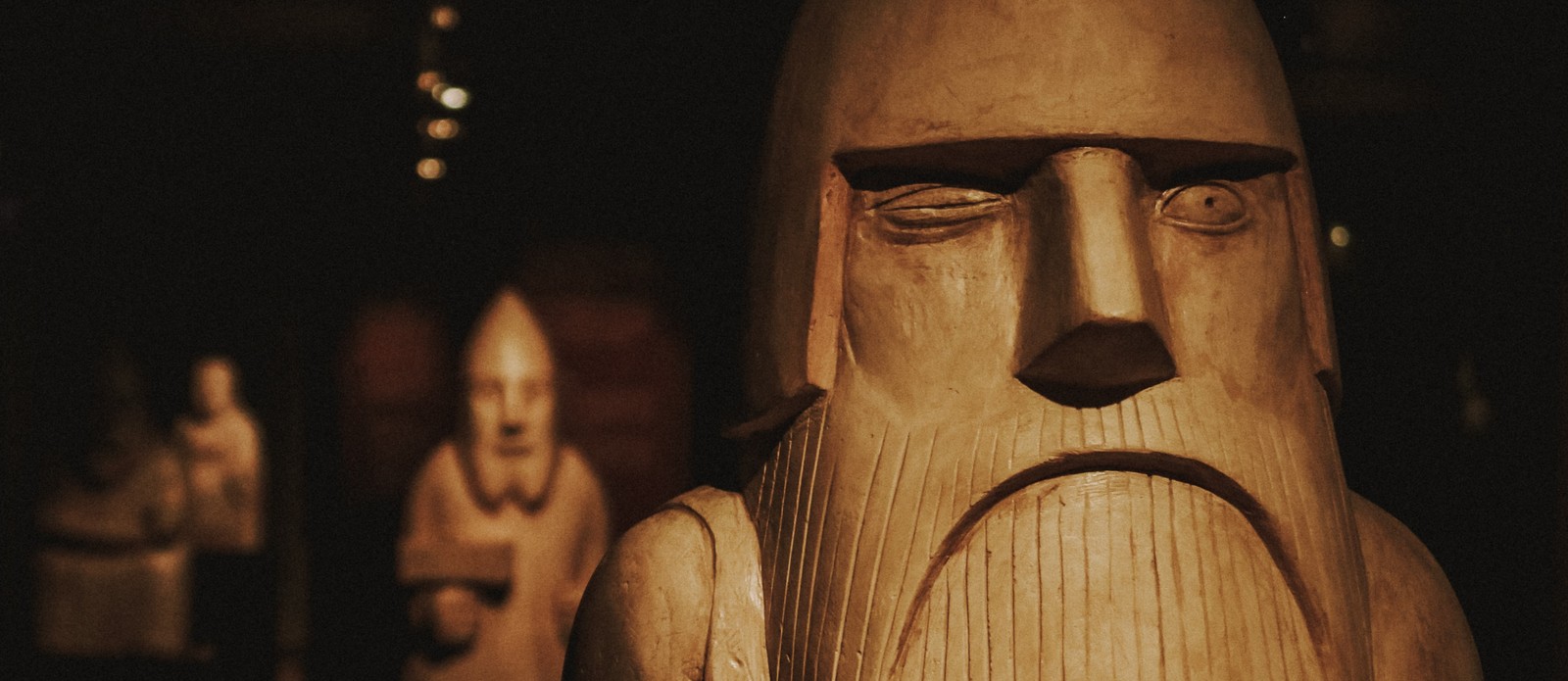 Who is the ruler of Asgard in Norse mythology?