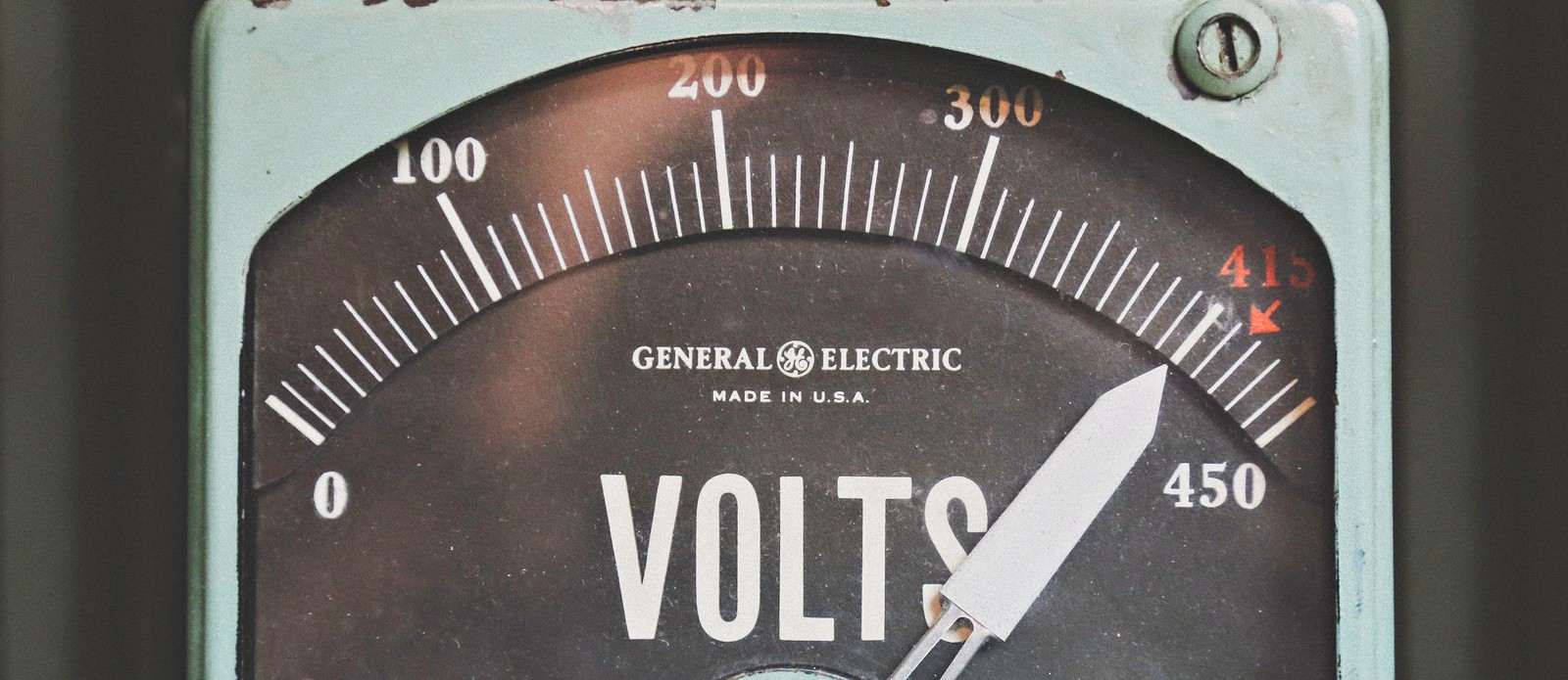 In what year was scientist and inventor Nikola Tesla born?