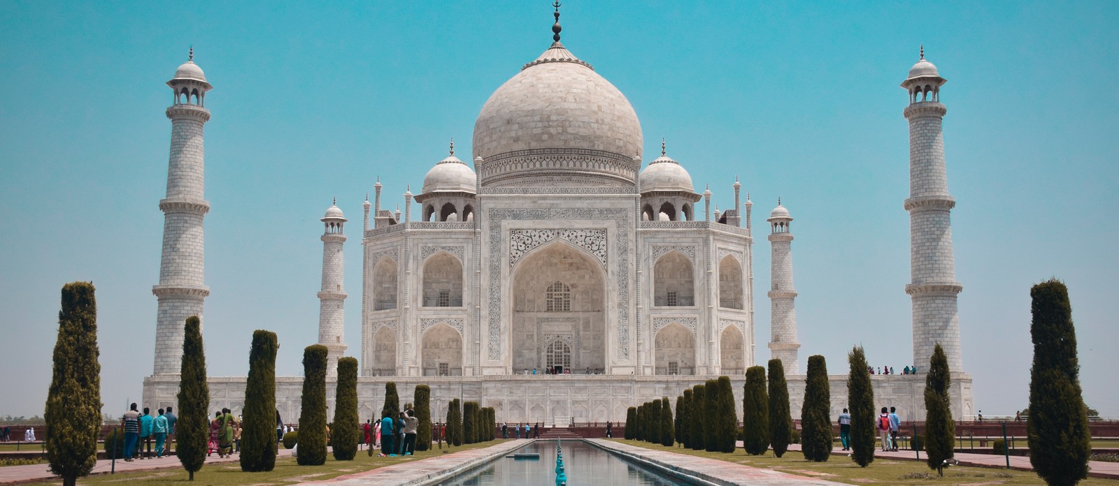 The Taj Mahal is located in which country?
