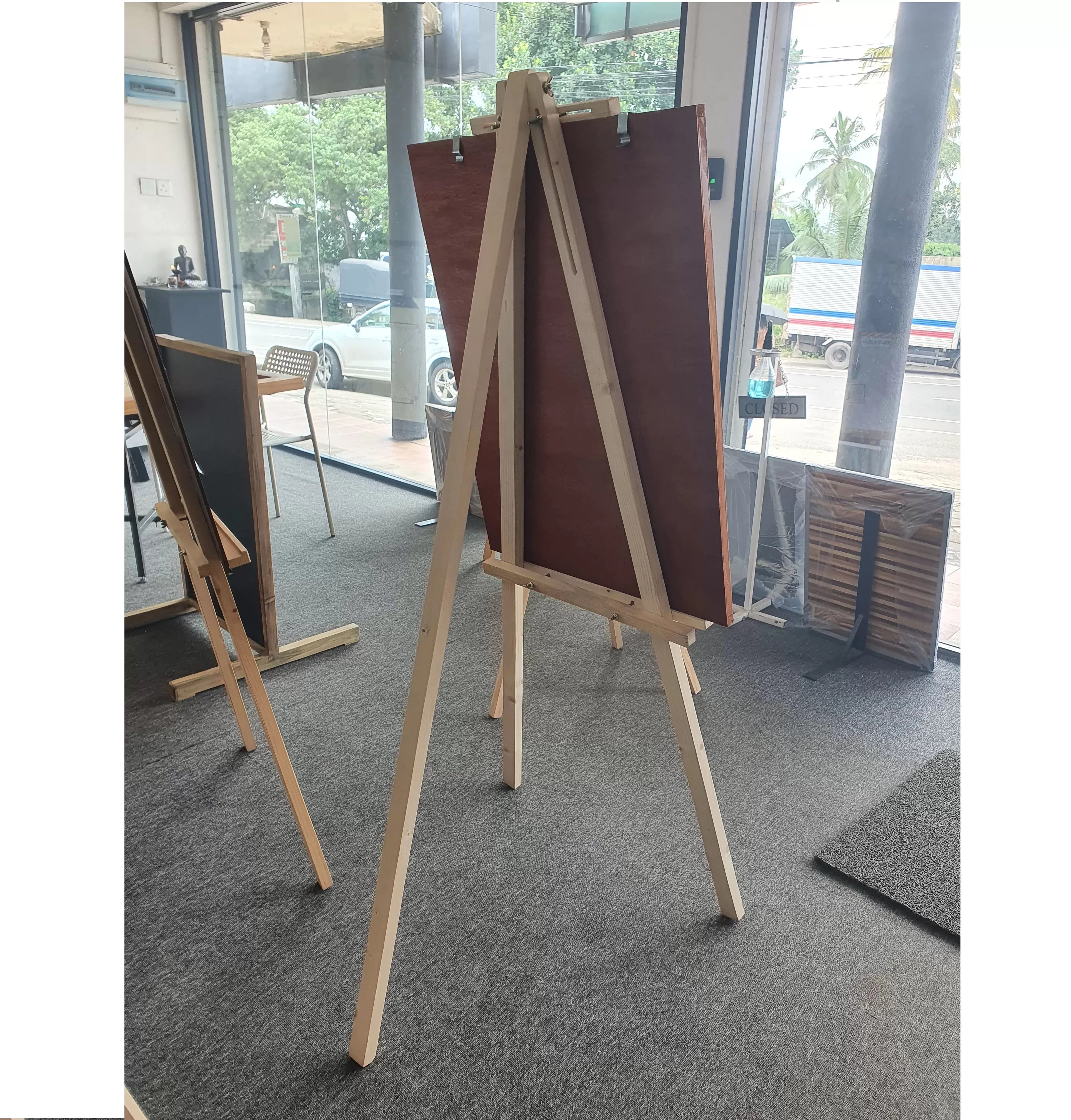 Details 69+ sketch board stand latest seven.edu.vn