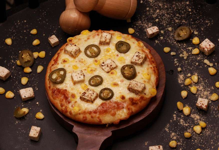 Jalapenos, Sweet Corns & Paneer Pizza at La Pino'z Pizza Sholinganallur Chennai
