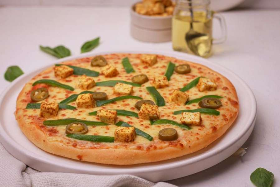 Pesto & Basil Special Pizza (Large (Serves 4, 33 Cm)) at La Pino'z
