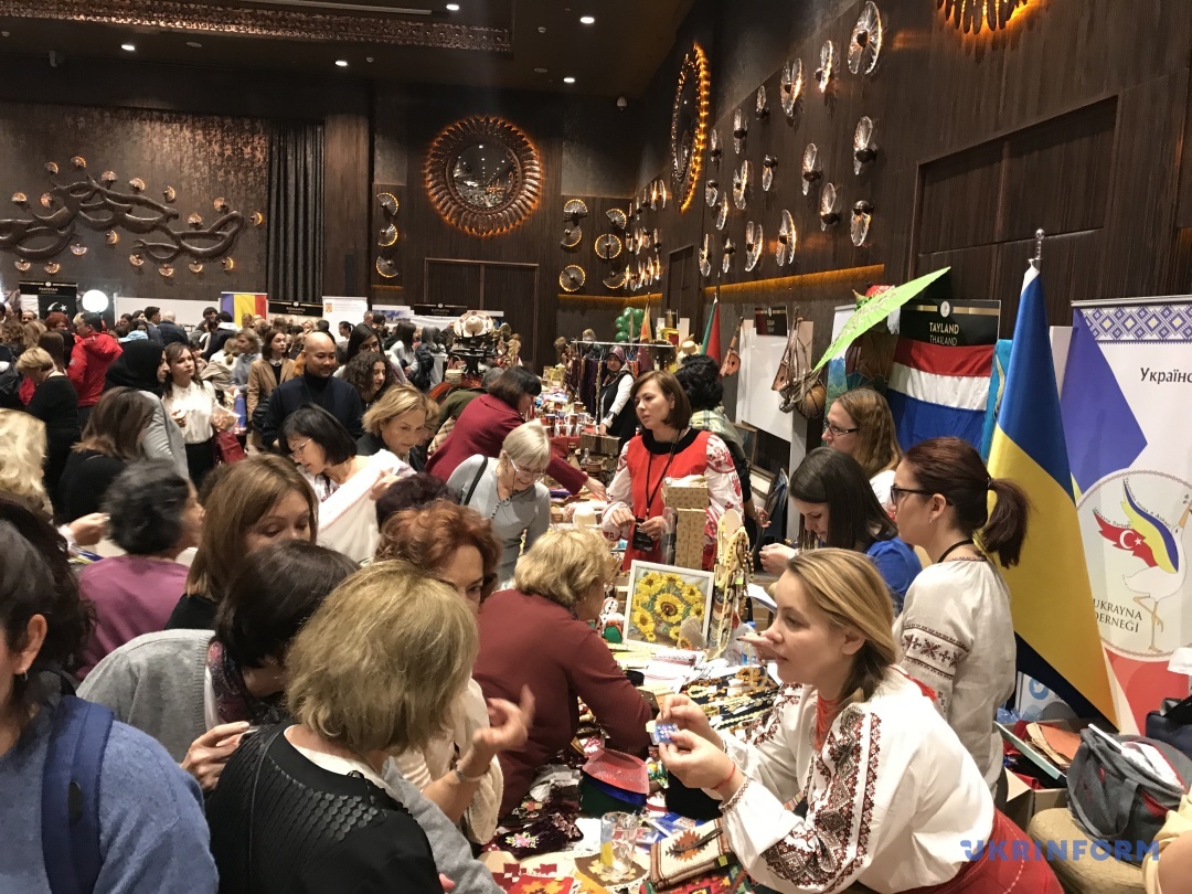 Ukrainians participate in charity fair in Ankara