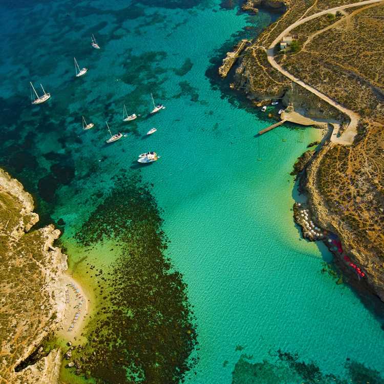 VOLOTEA Cheap flights May from Dusseldorf to Malta from only