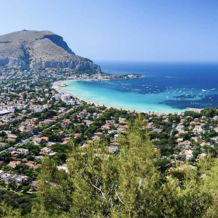 VOLOTEA Cheap flights August from Brest to Palermo from only €40.98