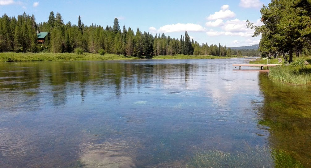 The Snake River separates Oregon from which other state?