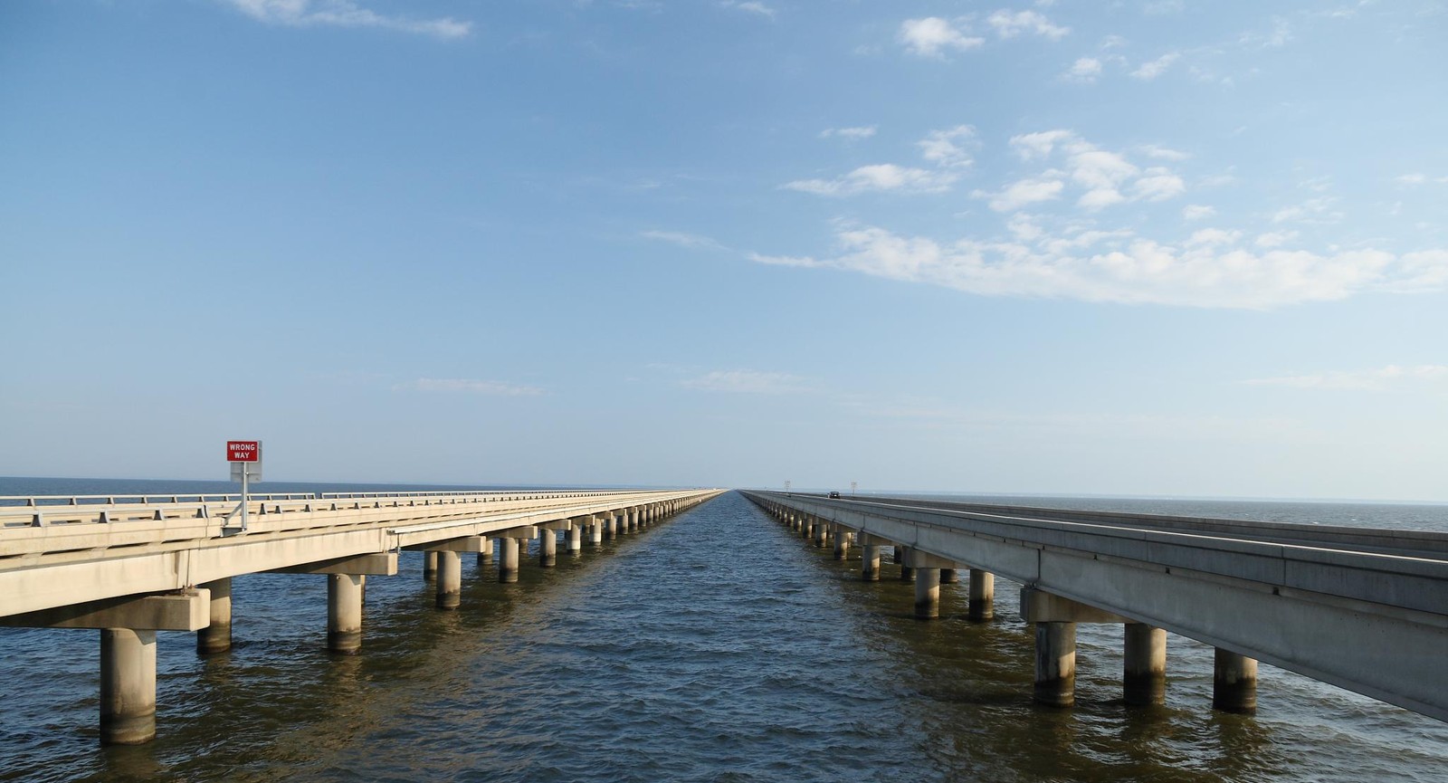 Lake Pontchartrain is a lake in which US state?