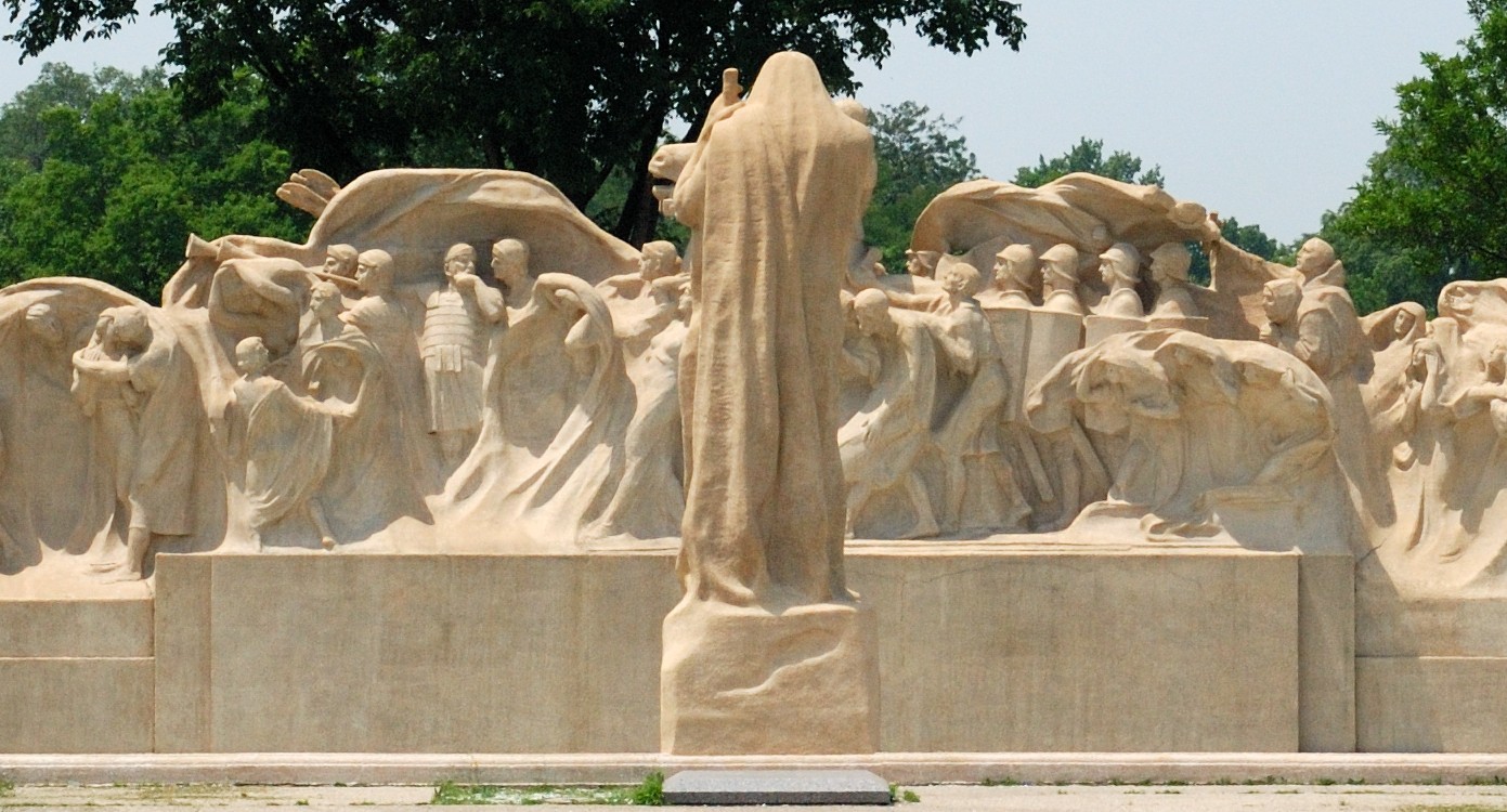Which of these statues in Chicago symbolizes the passage of time?