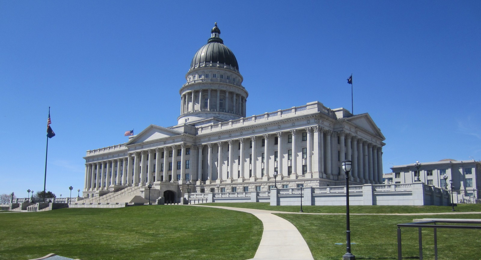 Which of these is the state abbreviation for Utah?