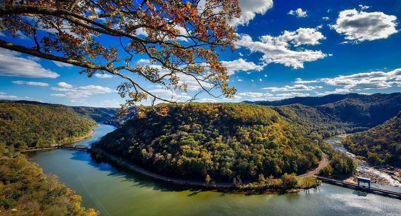 Huntington, Martinsburg, and Clarksburg are cities in which US State?