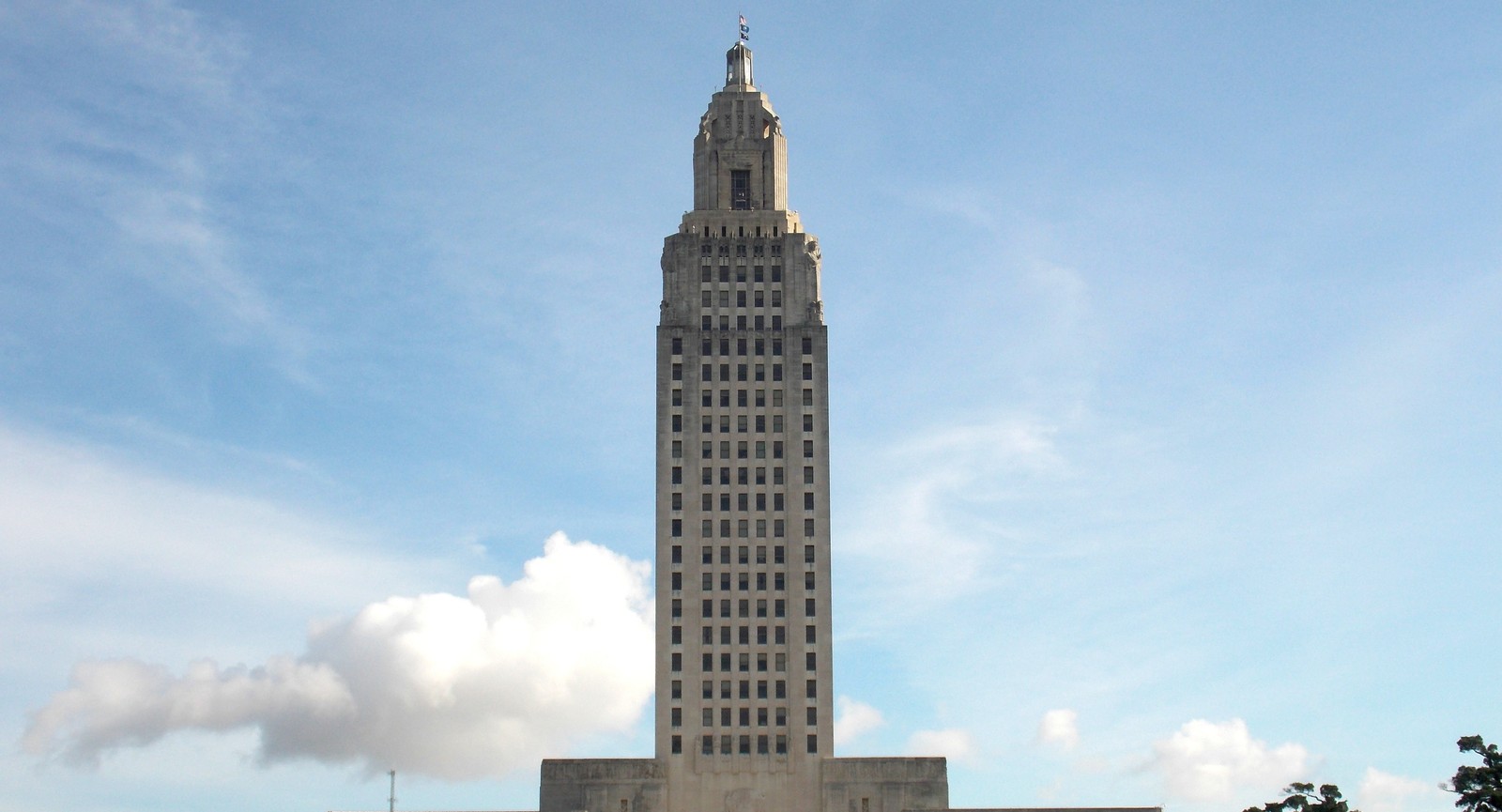 Which US state has the tallest state capitol building?