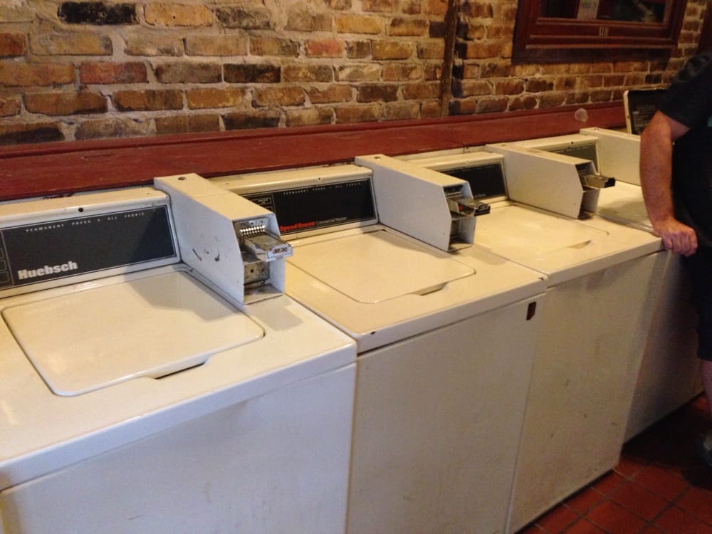 Laundry and Libations 6 New Orleans Bars That Are Also Laundromats
