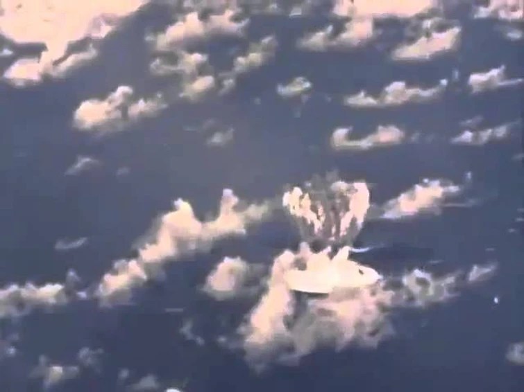 There's a bomb strapped to his chest, it's gonna explode in 3 sec