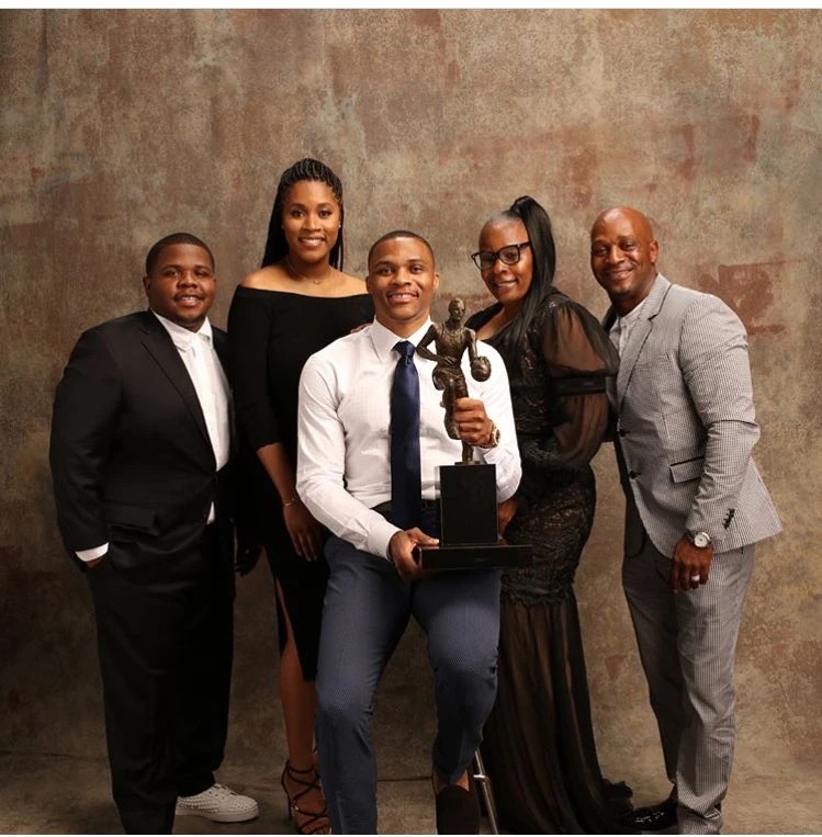 Russell Westbrook Parents Age jawapan nag(04)
