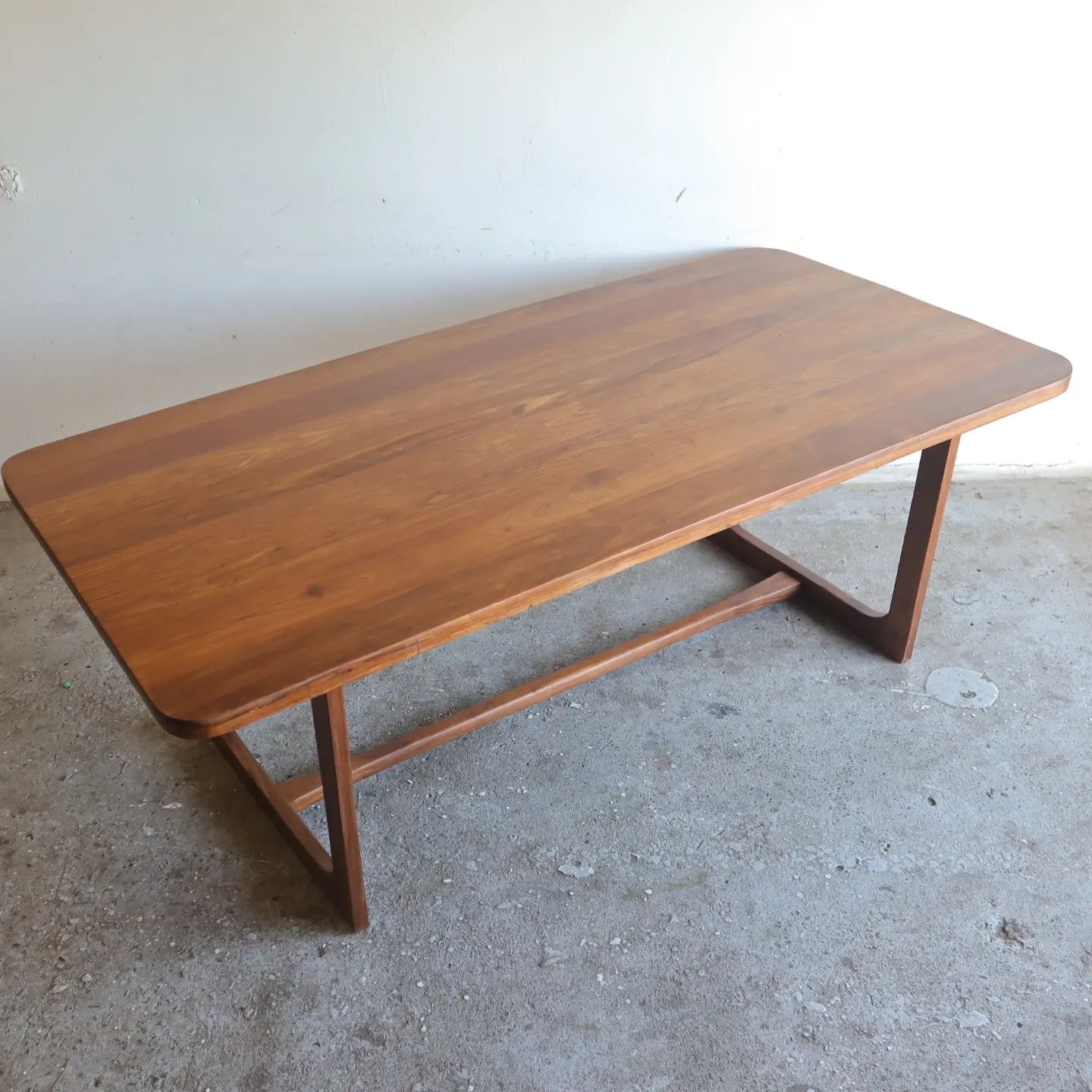 MidCentury 10 seater solid Kiaat dining room table Klassiek