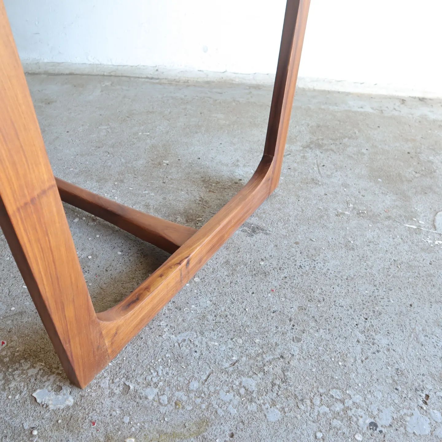 MidCentury 10 seater solid Kiaat dining room table Klassiek