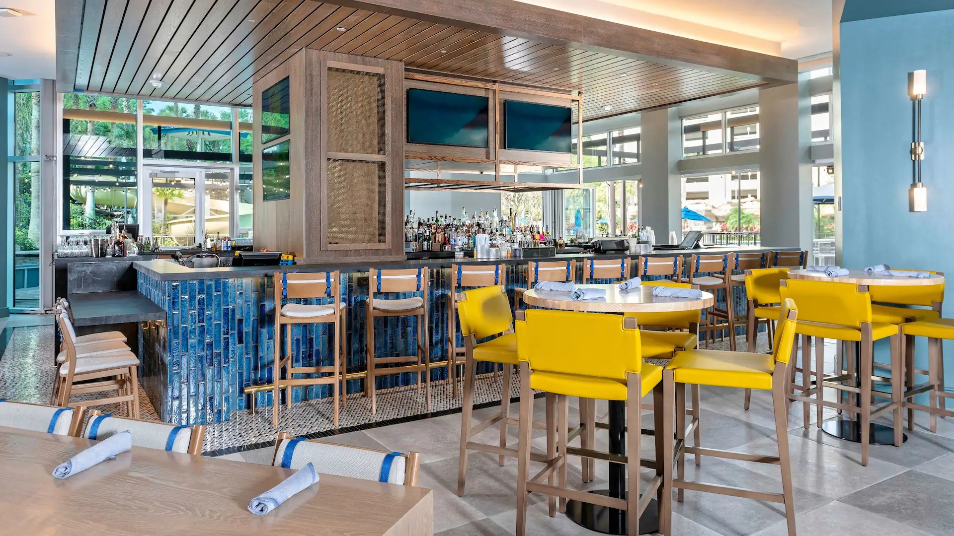 Hyatt Regency Orlando celebrates the Grand Opening of new lounge Descend 21