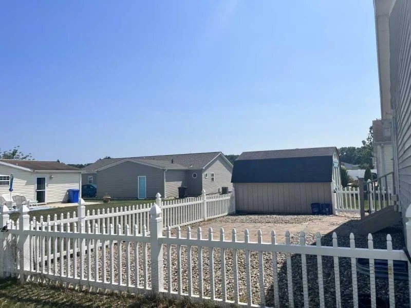 PERRYS LAKE HOMES FOR SALE Davis Enterprises