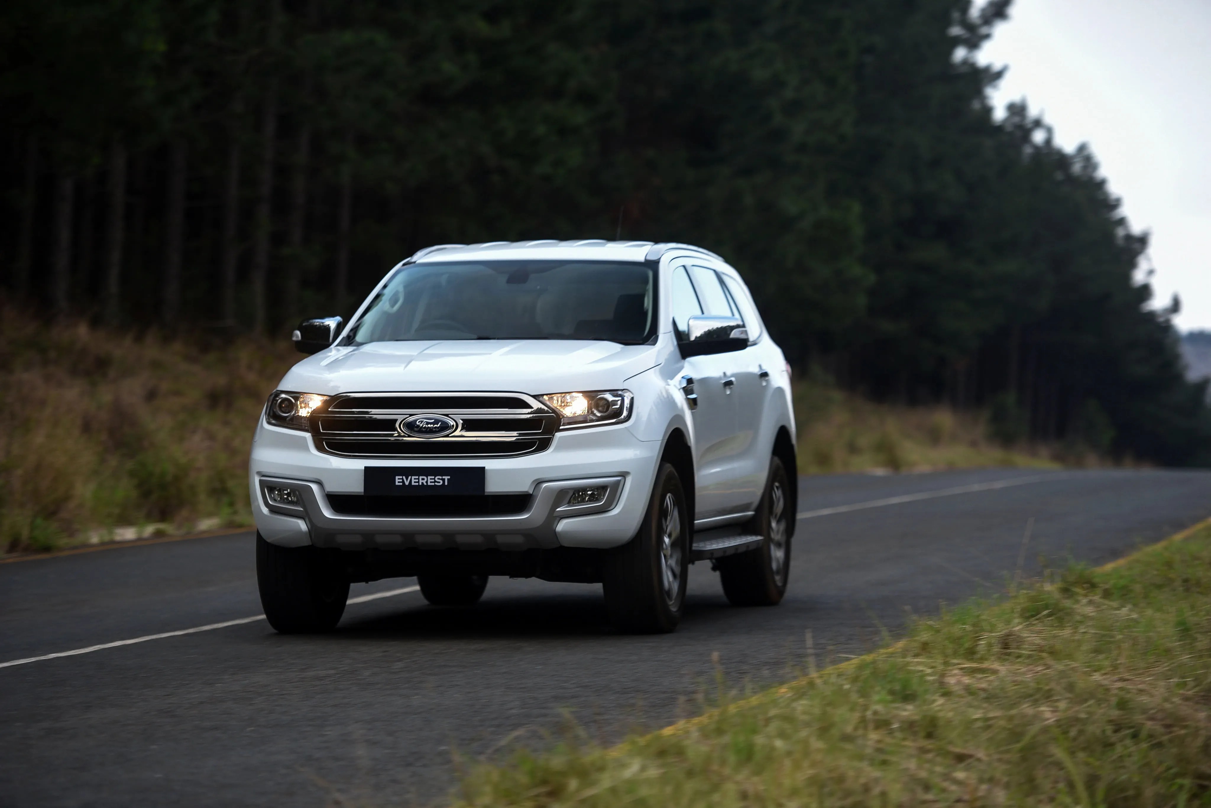 Rent Ford Endeavour for Wedding in Delhi, Ghaziabad, Noida, Faridabad