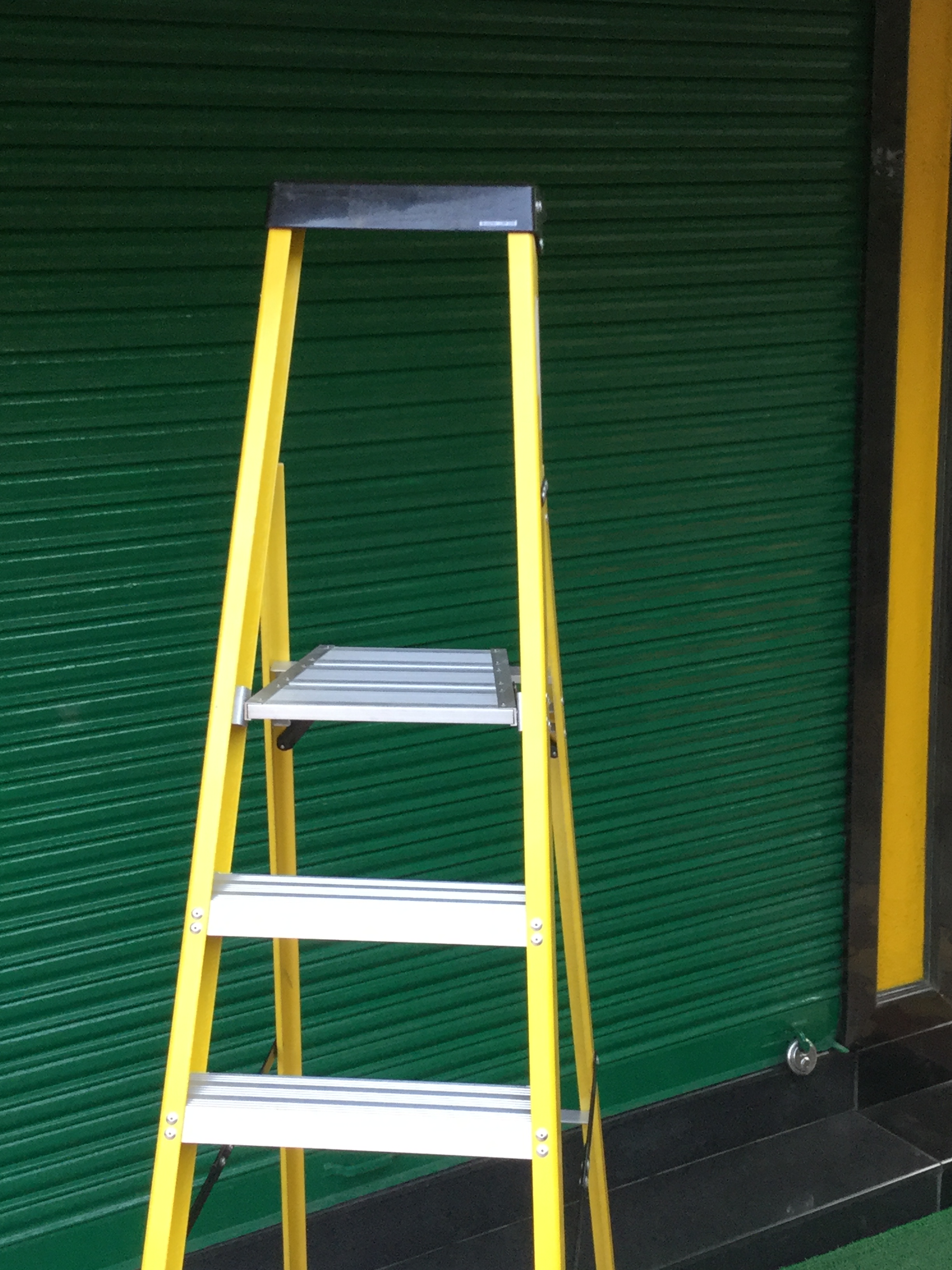 TACKLERSLADDERS FOR INDUSTRIAL&DOMESTIC USEINDUSTRIAL STEP PL LADDER