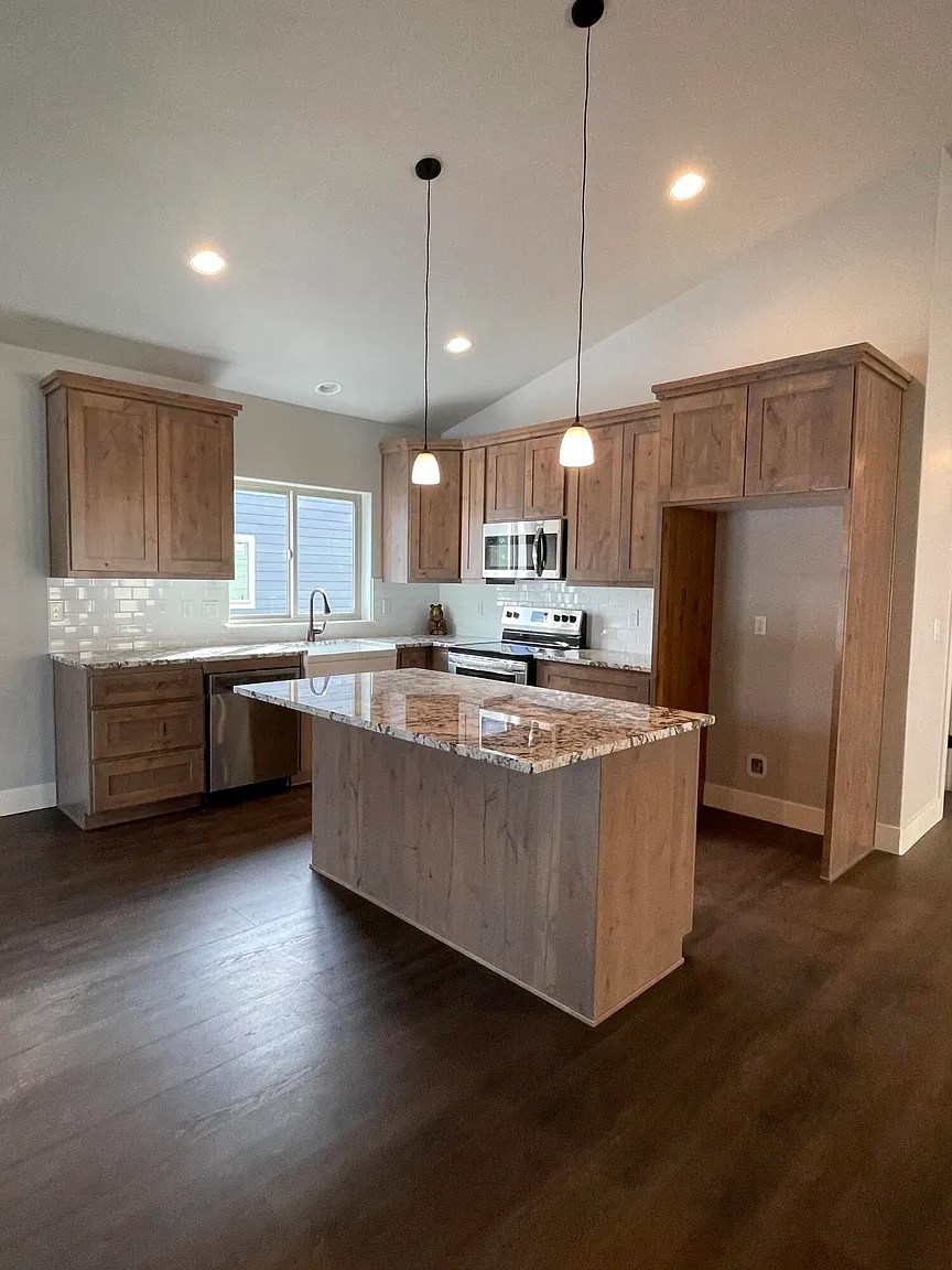 NEW Construction La Pine, Oregon 16532 Pine Creek Dr Reinhardt Homes