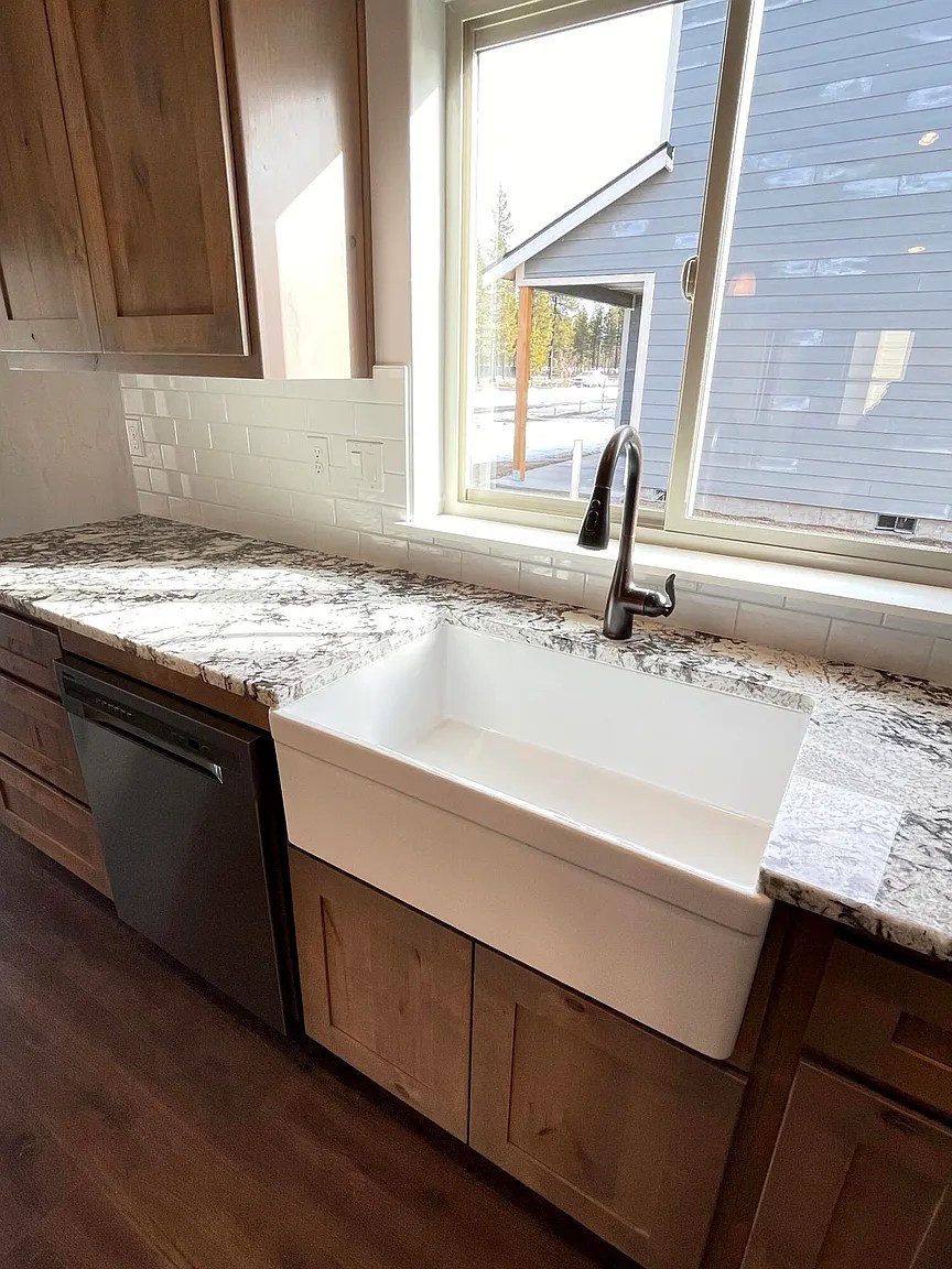 NEW Construction La Pine, Oregon 16532 Pine Creek Dr Reinhardt Homes