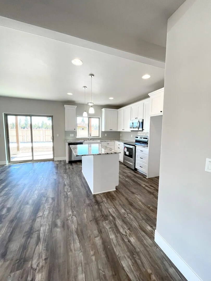 La Pine's most desirable neighborhood 51782 Mountain Pine Street