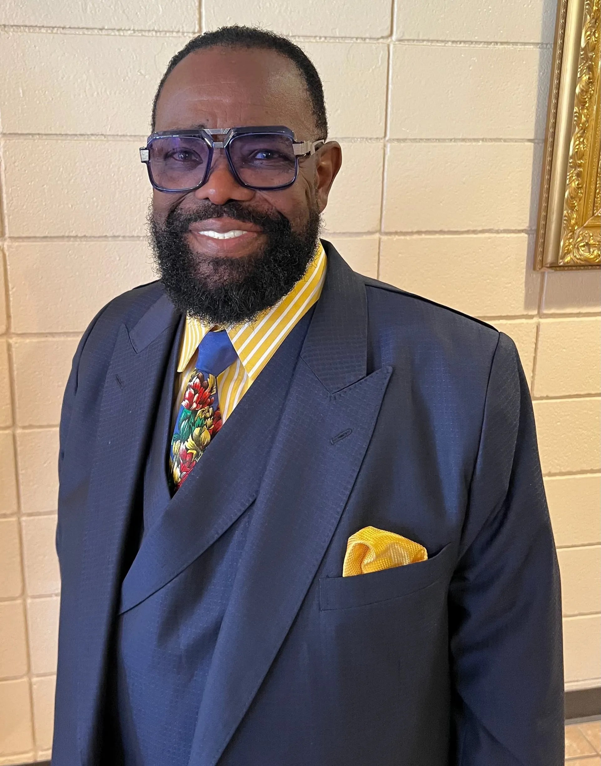 Dr Frank E Ray Net Worth Wells Ryker(04)