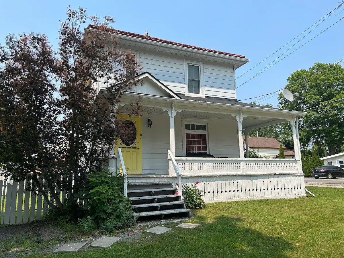 VACATION RENTAL PROPERTIES PEC Property Sisters Inc.