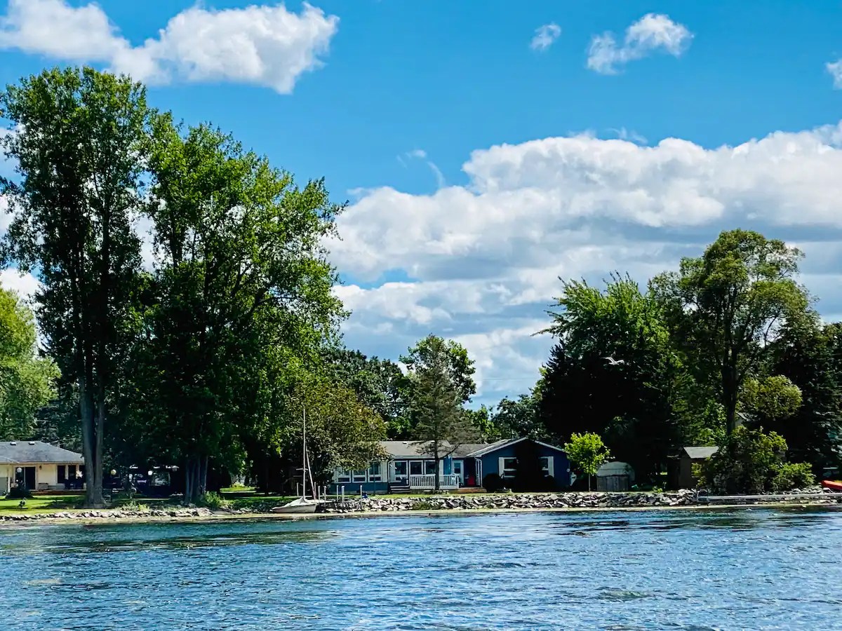 VACATION RENTAL PROPERTIES PEC Property Sisters Inc.