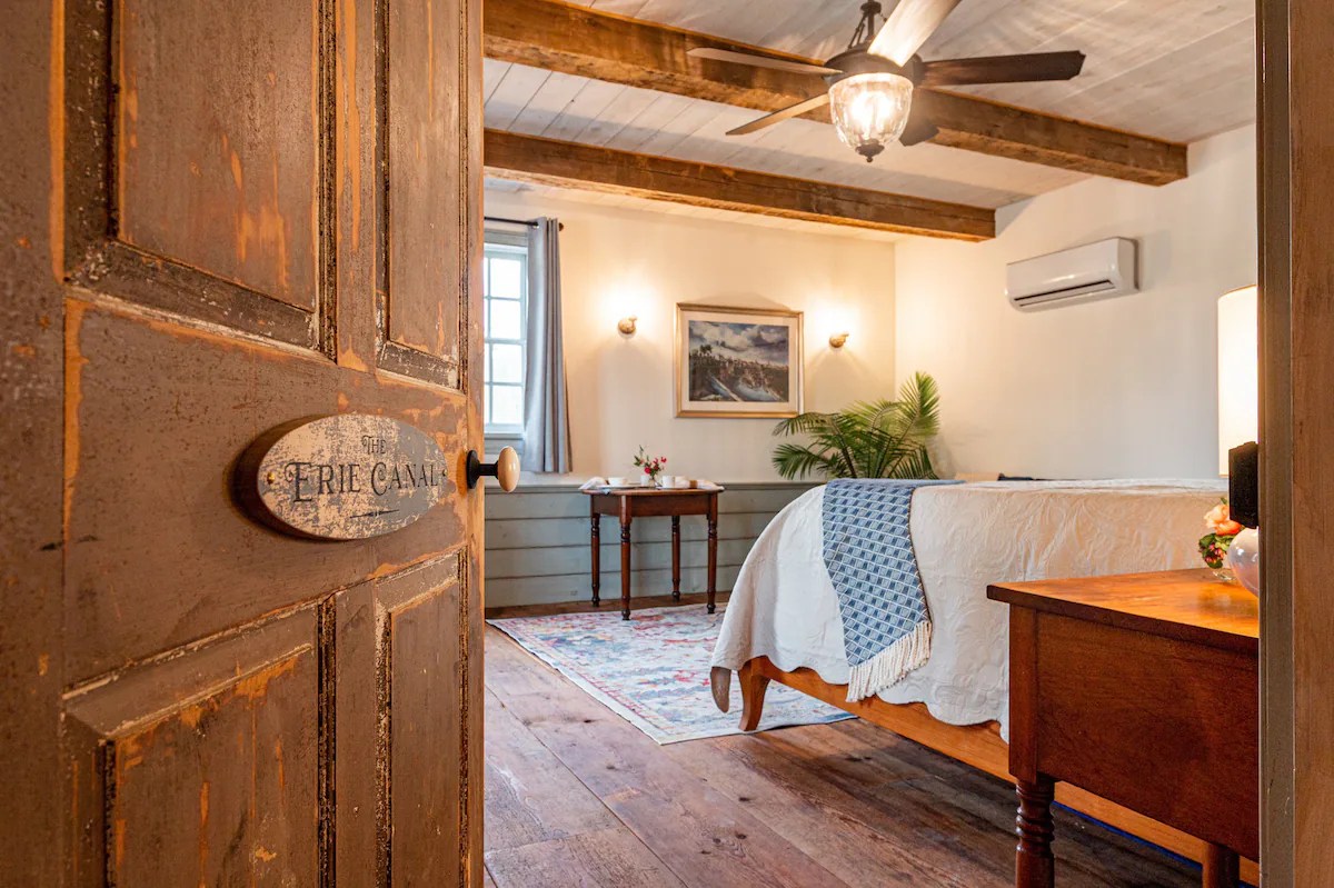 Mohawk Valley Inn Rooms Vacation Rental in Waco, Texas