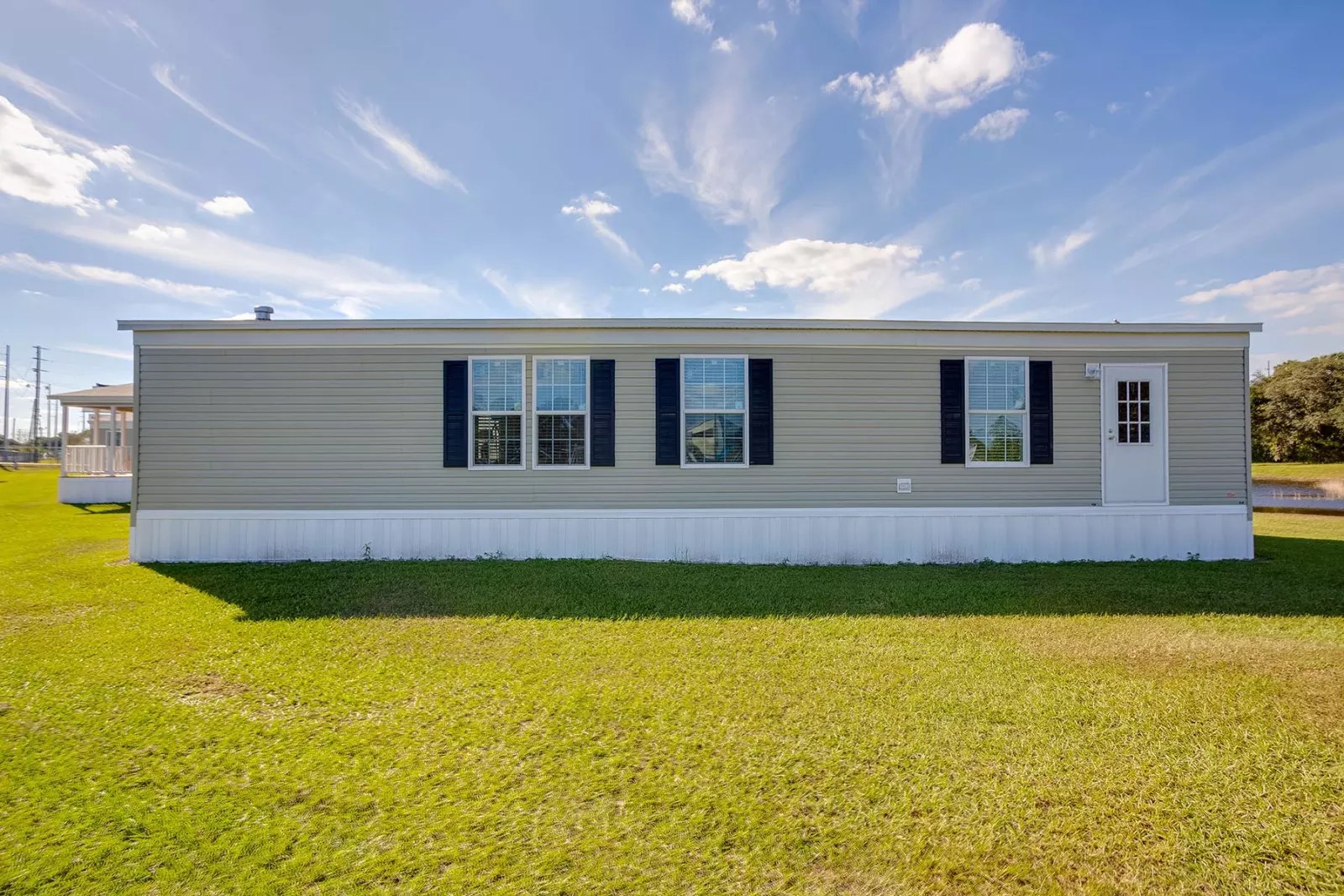 CHAMPION HOMES Black Wolf Homes