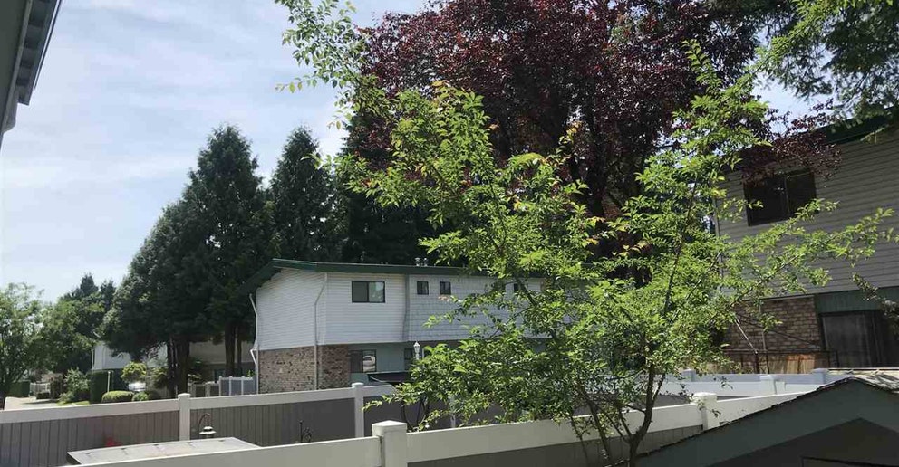 Woodbridge Estates 10892 152 Street, Surrey YouLive.ca