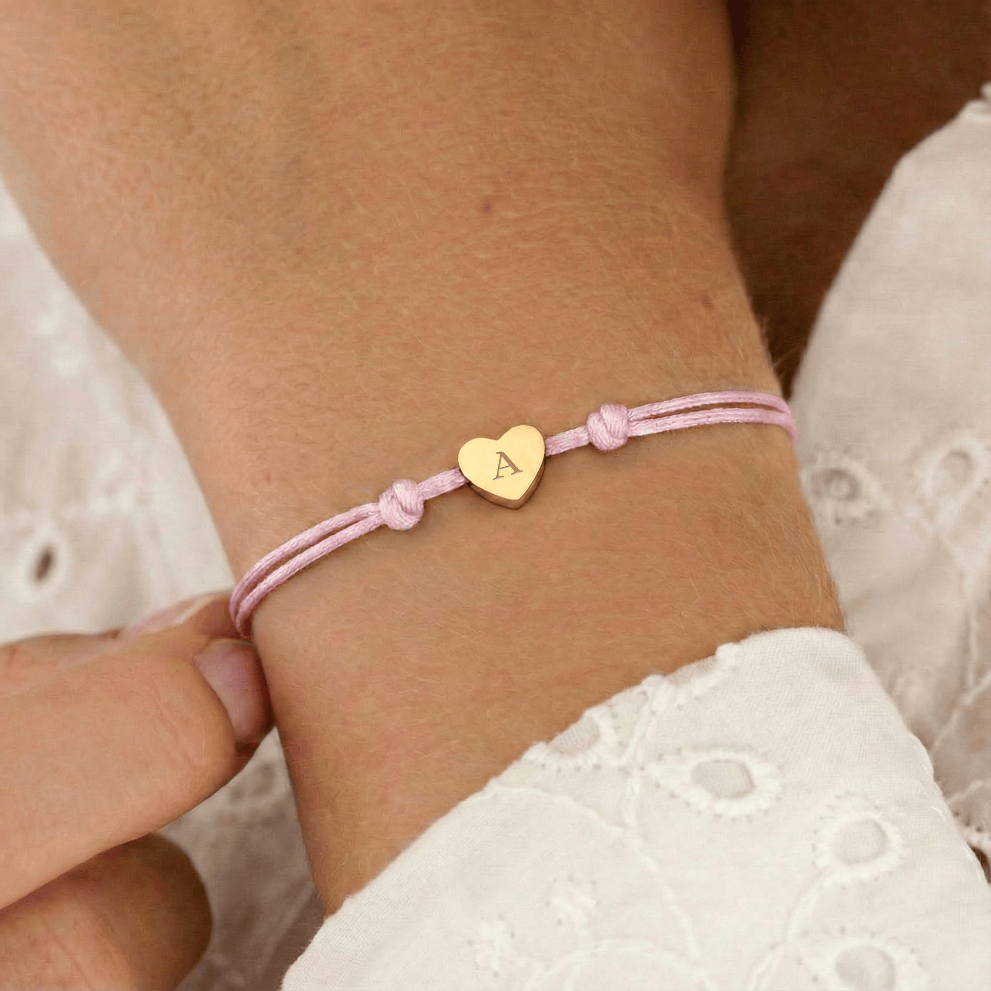 Personligt snorarmbånd – Pink – Guldhjerte