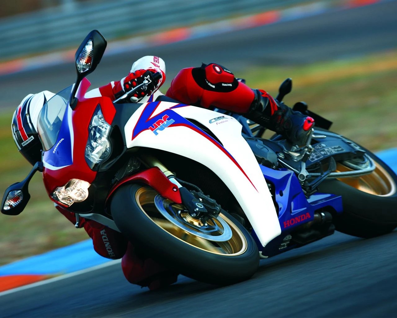 New Motorcycles Net 800 new cbr honda fireblade