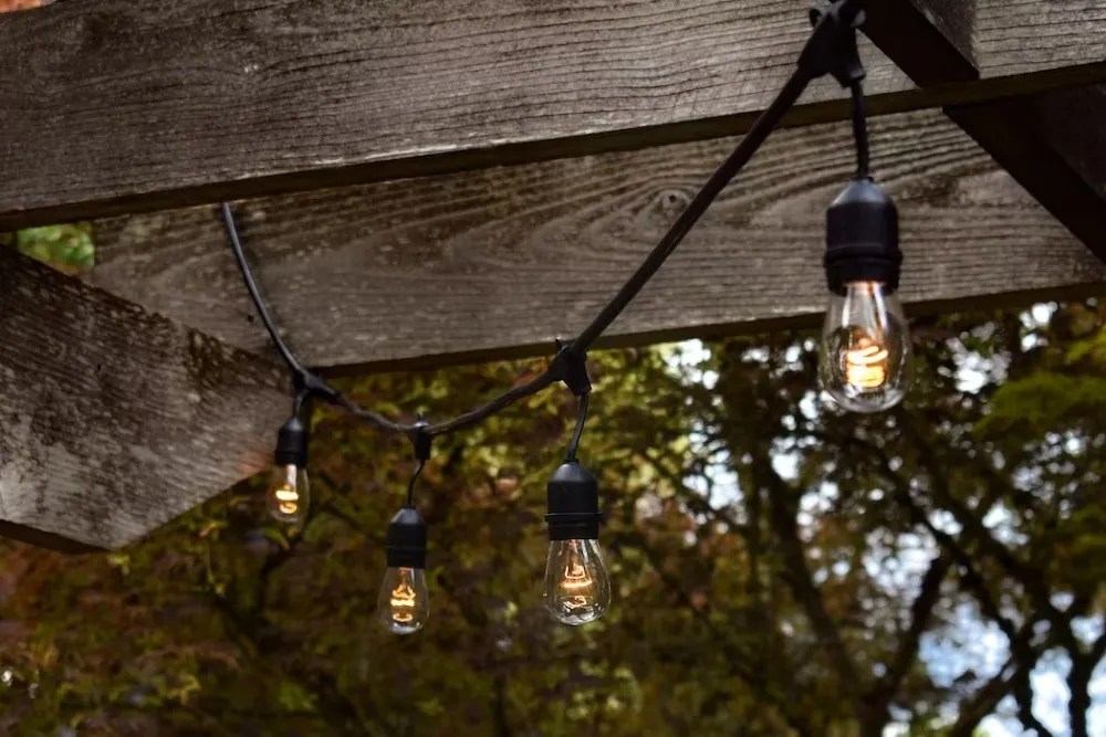 outdoor kitchen string lights