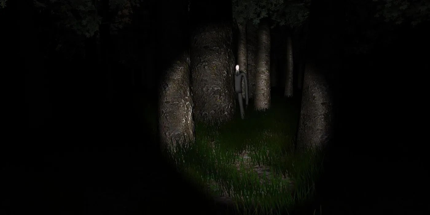Slenderman creeping behind tree with flashlight shone in Slender Eight Pages