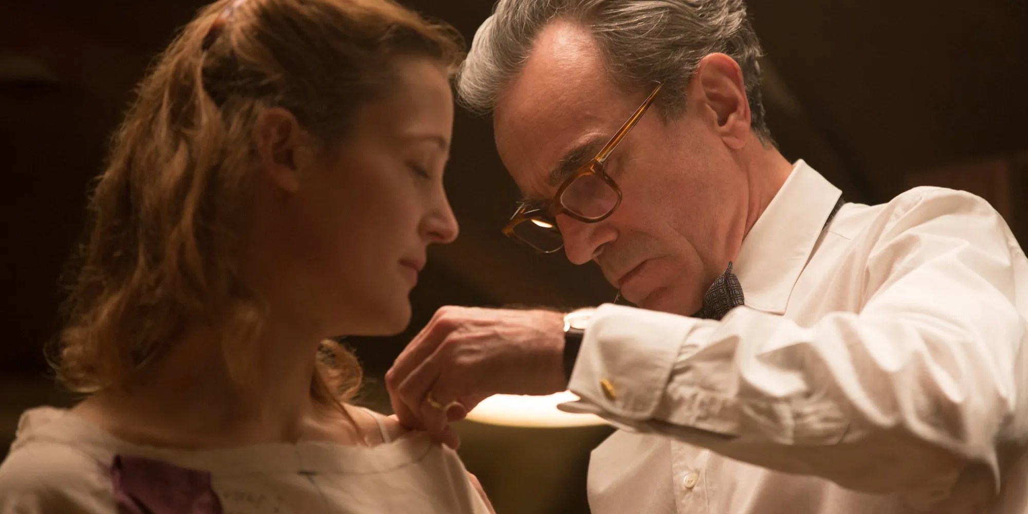 Daniel Day-Lewis making a dress for Vicky Krieps in Phantom Thread