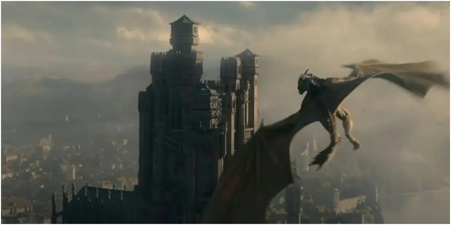 Syrax flying over King&rsquo;s Landing in House of the Dragon.