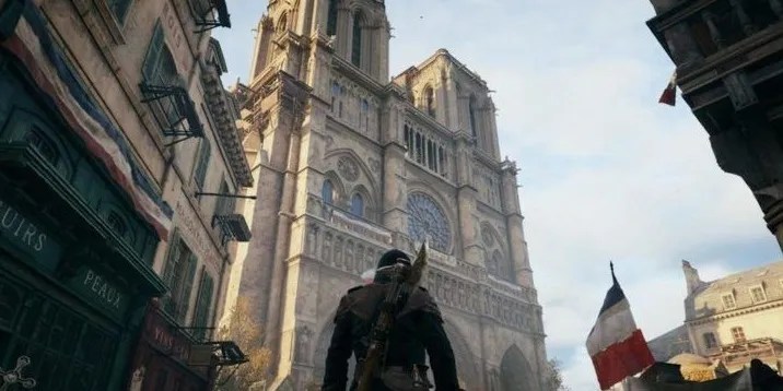 The character Arno looking up at a building in Assassin&rsquo;s Creed Unity