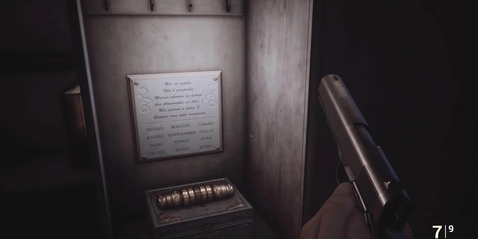 Fobia - Combo Lock with plaque