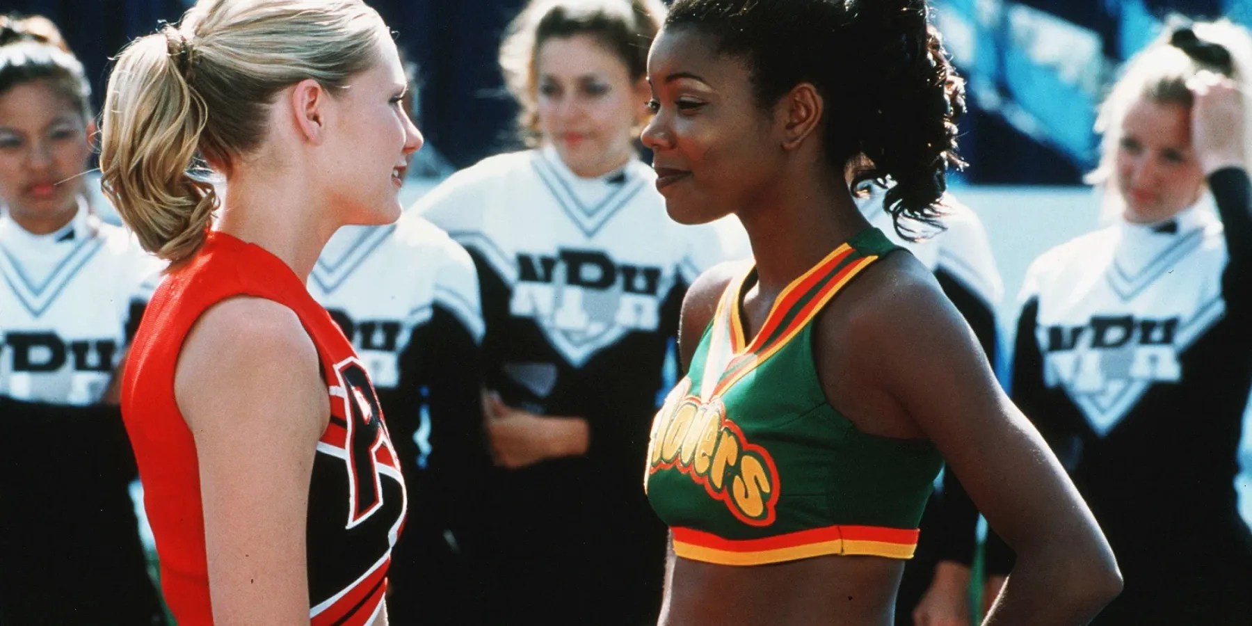 Kirsten Dunst as Torrance and Gabrielle Union as Iris in Bring It On